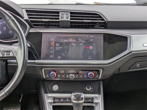 Used 2020 Audi Q3 2.0T Premium w/ Convenience Package image 18