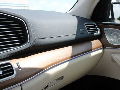 Used 2024 Mercedes-Benz GLS 450 4MATIC image 20