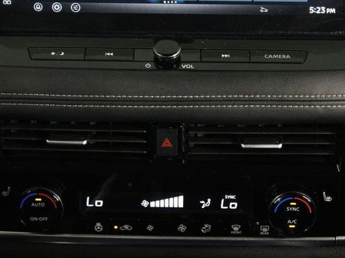 Certified 2026 Nissan Rogue SL FWD image 20