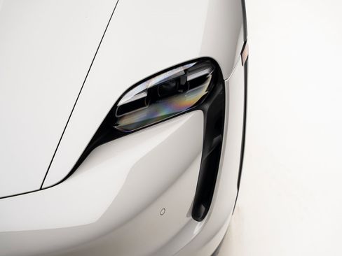 Used 2023 Porsche Taycan 4S image 10