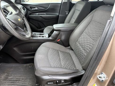 Used 2018 Chevrolet Equinox LT image 16