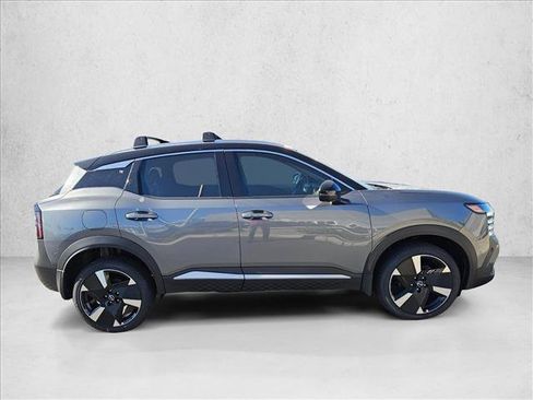 New 2026 Nissan Kicks SR FWD image 8