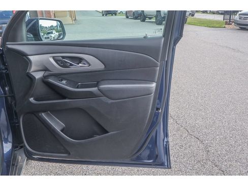 Used 2023 Chevrolet Traverse LT AWD/4WD image 15