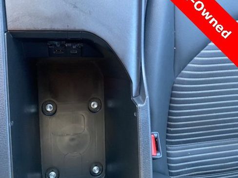 Used 2024 Toyota Camry SE image 33