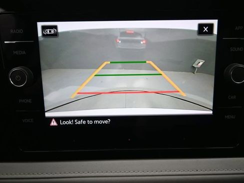 New 2026 Volkswagen Taos SE image 6