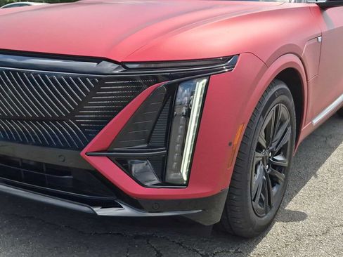 Used 2024 Cadillac Lyriq Luxury RWD image 11