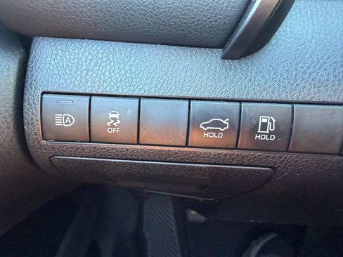 Used 2019 Toyota Camry SE w/ Carpet Mat Package FWD image 23