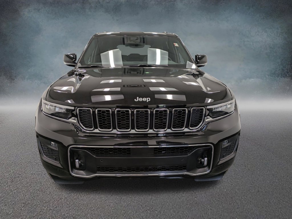 Used 2025 Jeep Grand Cherokee Overland AWD/4WD image 2