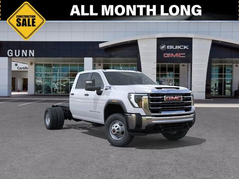 New 2025 GMC Sierra 3500 Pro w/ Convenience Package AWD/4WD image 1