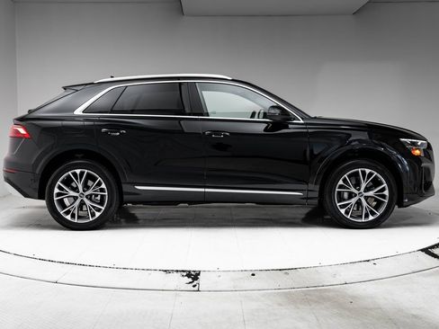 Certified 2024 Audi Q8 Premium Plus w/ Premium Plus Package AWD/4WD image 33
