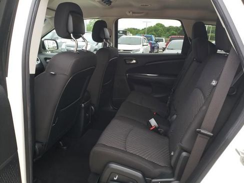 Used 2020 Dodge Journey SE w/ SE Popular Equipment Group FWD image 13