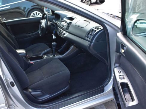 Used 2002 Toyota Camry LE image 17