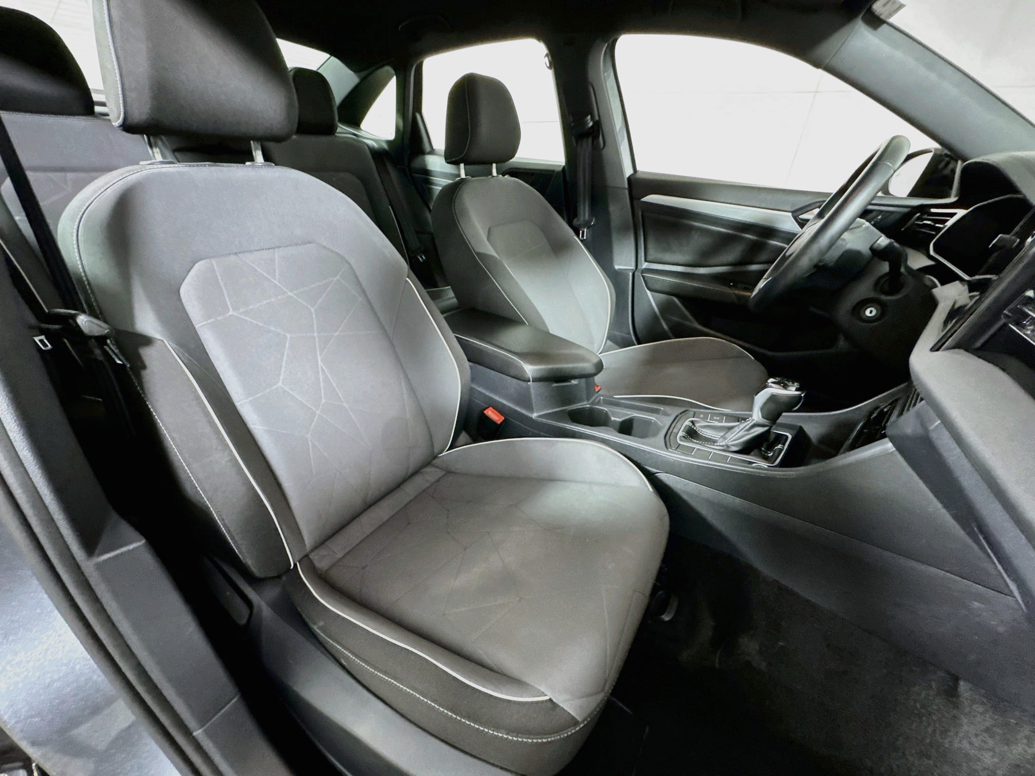 Used 2025 Volkswagen Jetta Sport FWD image 28
