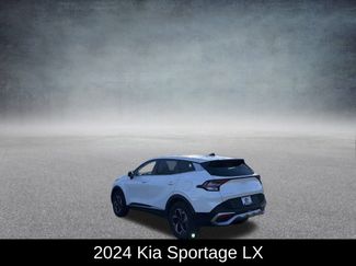 Used 2024 Kia Sportage LX video 3