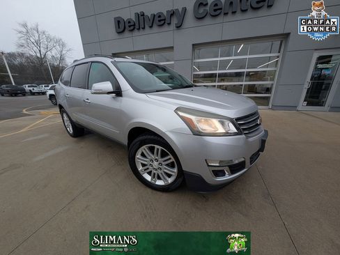 Used 2015 Chevrolet Traverse LT w/ Style and Technology Package image 1