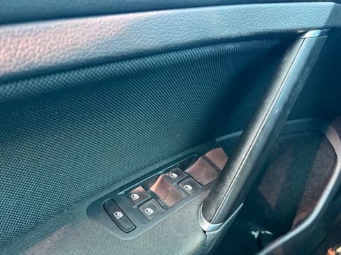 Used 2017 Volkswagen GTI Sport FWD image 20