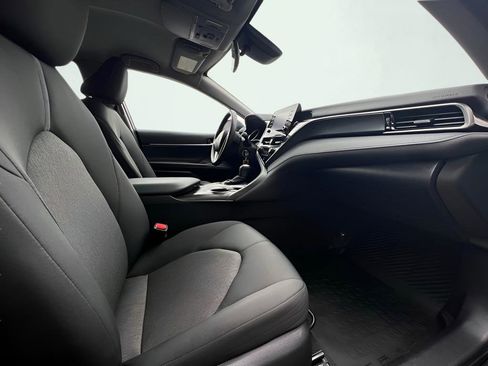 Used 2023 Toyota Camry LE image 27