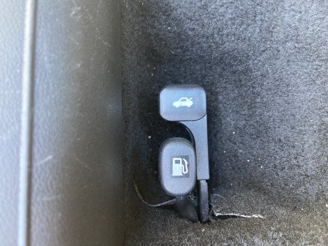 Used 2025 Hyundai Elantra Sport FWD image 48