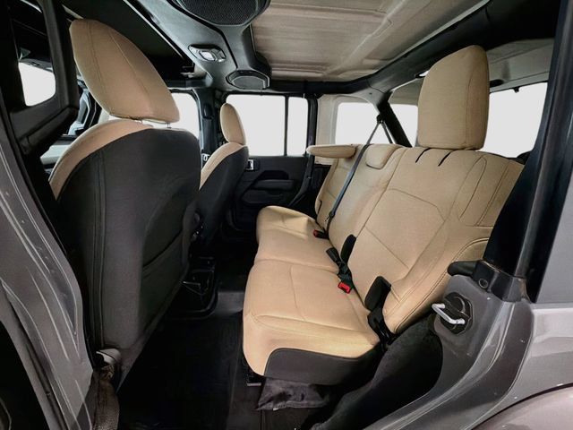 Used 2018 Jeep Wrangler Unlimited Sahara AWD/4WD image 22