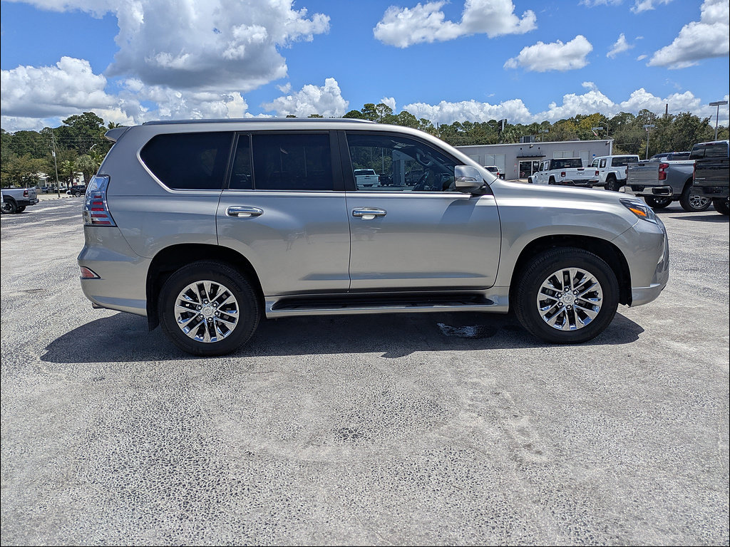 Used 2023 Lexus GX 460 Premium w/ Premium Package AWD/4WD image 3