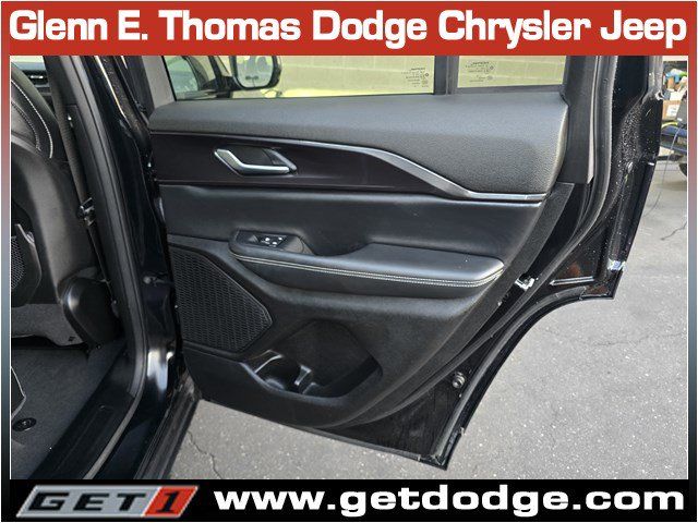 Used 2023 Jeep Grand Cherokee Altitude AWD/4WD image 30