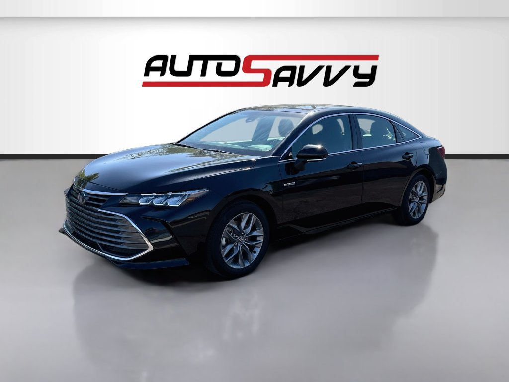 Used 2020 Toyota Avalon XLE w/ Moonroof Package FWD image 3