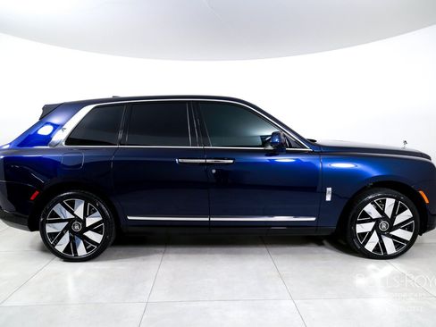 Used 2025 Rolls-Royce Cullinan AWD/4WD image 10