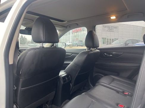 Used 2017 Nissan Rogue SL w/ SL Premium Package image 20