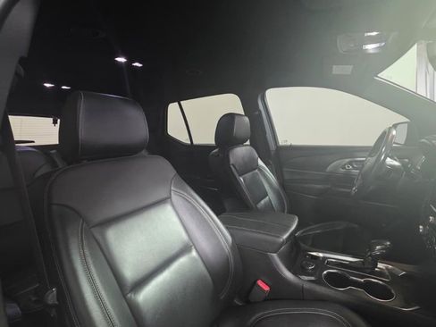 Used 2022 Chevrolet Traverse LT w/ Midnight/Sport Edition image 12