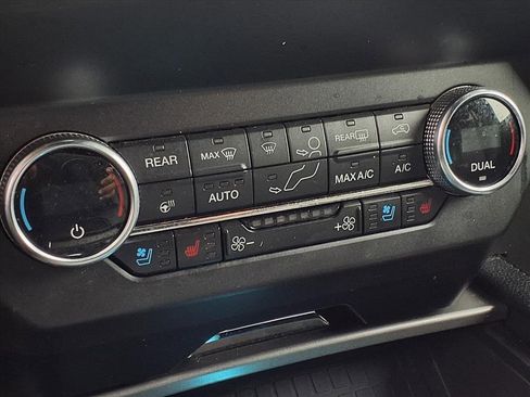 Used 2020 Ford Expedition XLT w/ Equipment Group 202A image 23