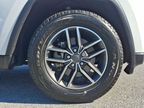 Used 2019 Jeep Grand Cherokee Limited w/ Trailer Tow Group IV image 7