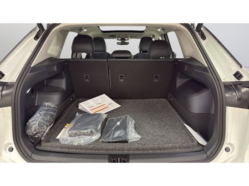 New 2026 Volkswagen Tiguan SE image 40