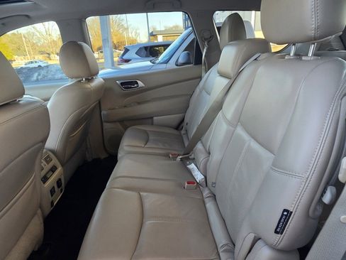 Used 2018 Nissan Pathfinder SL w/ SL Premium Package image 13