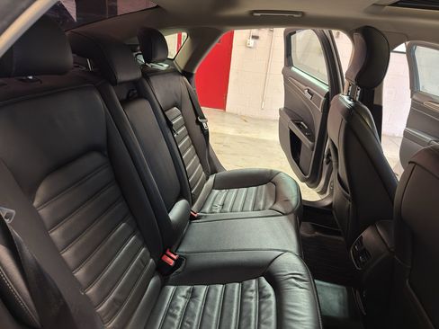 Used 2018 Ford Fusion SE w/ Fusion SE Technology Package image 25