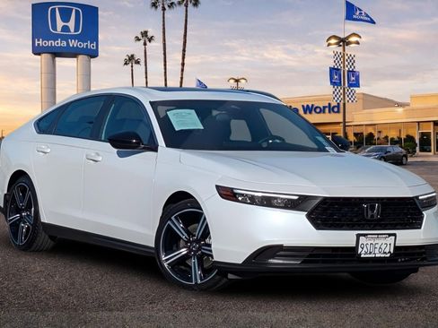 Used 2025 Honda Accord Sport image 2