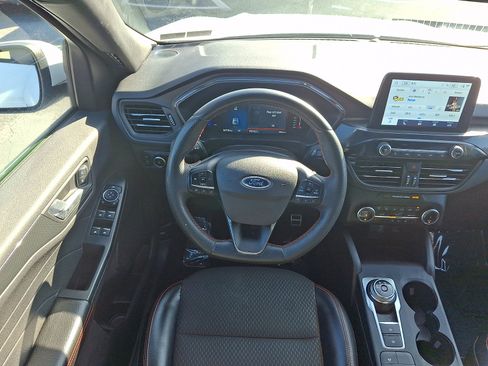 Used 2023 Ford Escape ST-Line Select AWD/4WD image 11