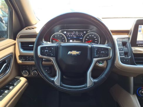 Used 2021 Chevrolet Suburban Premier w/ Premium Package AWD/4WD image 22