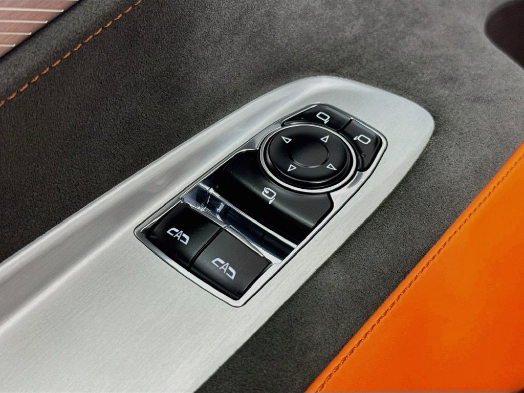 Used 2025 Chevrolet Corvette Z06 RWD image 18