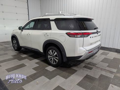 Used 2023 Nissan Pathfinder SL w/ Black Appearance Package AWD/4WD image 2