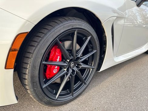 New 2025 Toyota GR86 Premium image 13