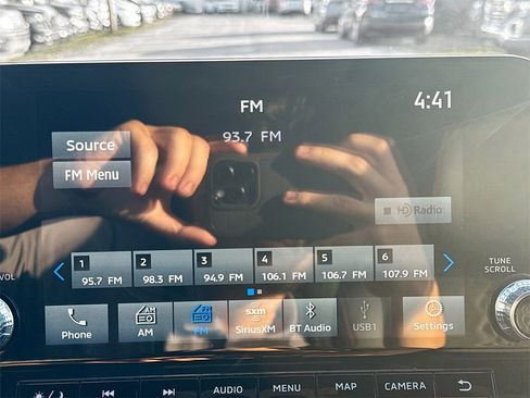 Used 2023 Mitsubishi Outlander SEL image 16