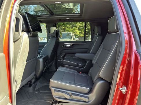 New 2026 Chevrolet Suburban Premier image 15