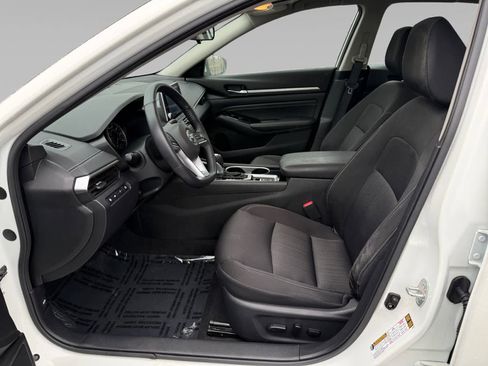 Used 2021 Nissan Altima 2.5 SV w/ SV Premium Package image 9