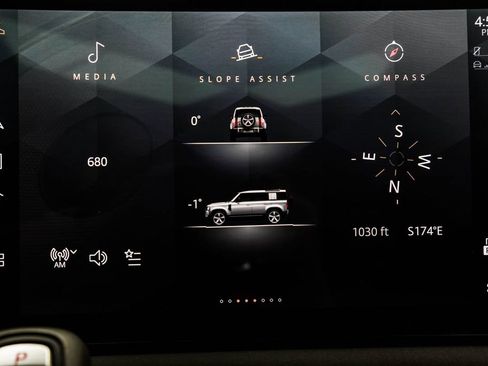 Used 2025 Land Rover Defender 110 S image 30