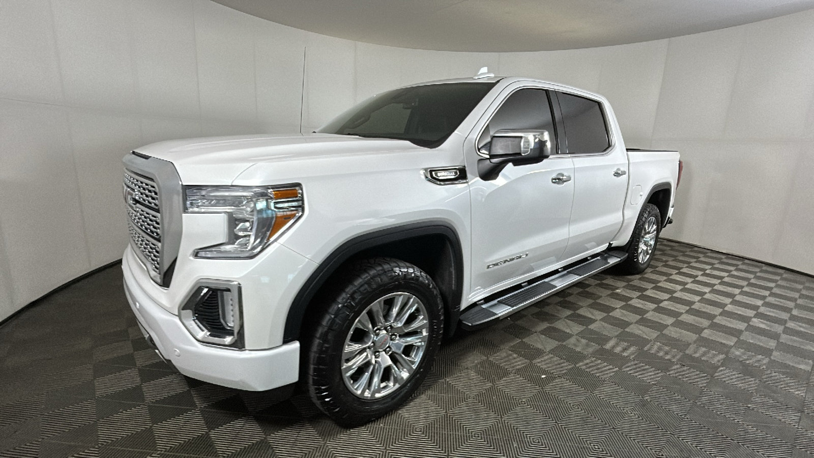 Used 2021 GMC Sierra 1500 Denali w/ Driver Alert Package II AWD/4WD image 8