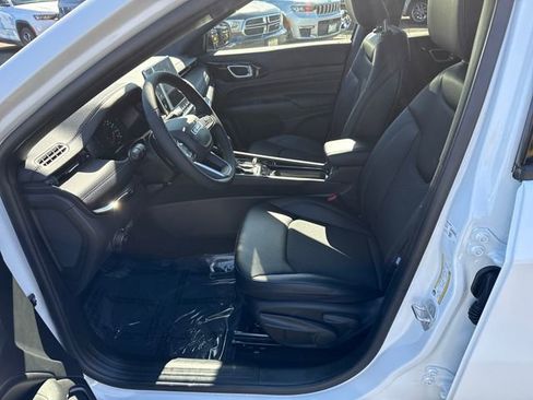 New 2026 Jeep Compass Latitude image 14