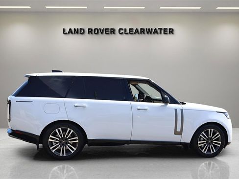 New 2025 Land Rover Range Rover Long Wheelbase SE image 6