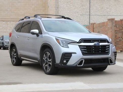 Used 2023 Subaru Ascent Touring image 2