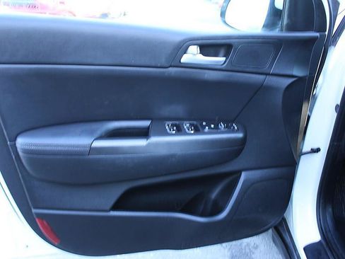 Used 2021 Kia Sportage S FWD image 8
