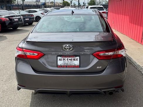 Used 2020 Toyota Camry SE image 6